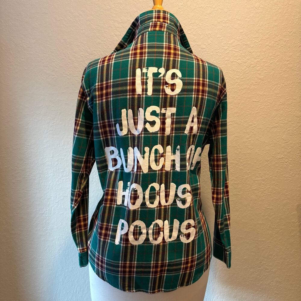 CAKEWORTHY DISNEY HOCUS POCUS WINTFRED Green Plaid Button-Up Fleece Shirt Sz L